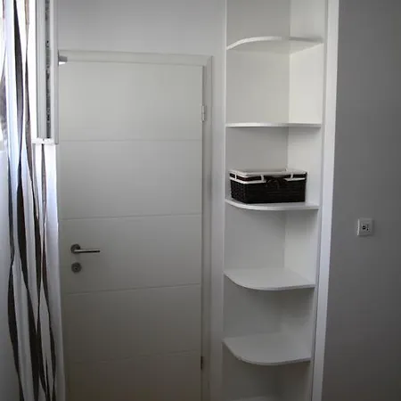 Apartment Mile